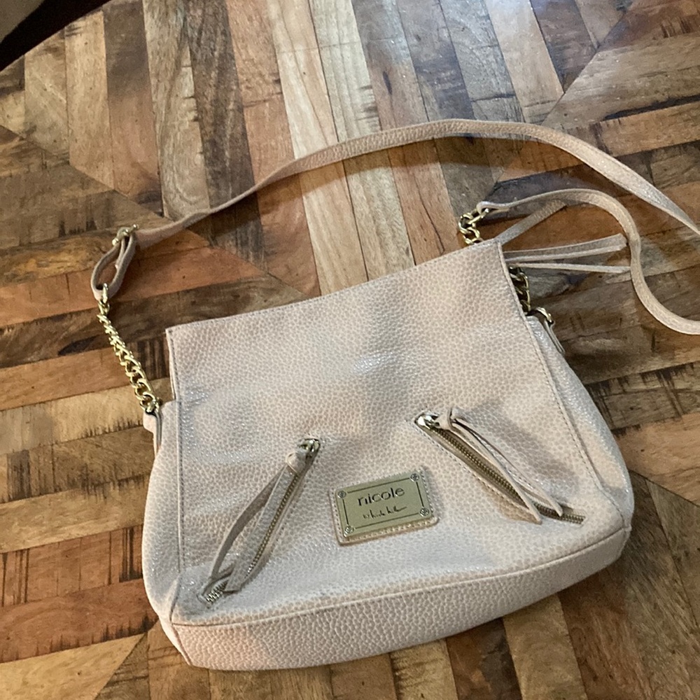 Nicole handbag. Crossbody